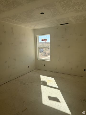 5318 S SHOREBREAK DR, Washington, UT 84780