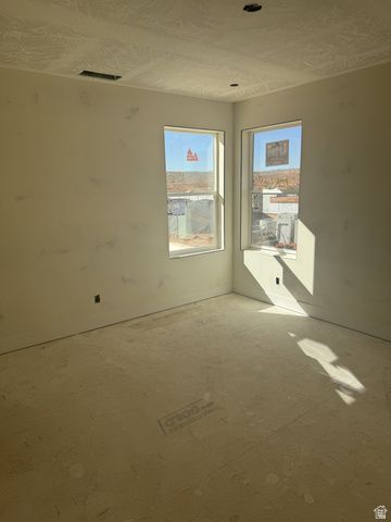 5318 S SHOREBREAK DR, Washington, UT 84780