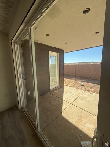 5318 S SHOREBREAK DR, Washington, UT 84780