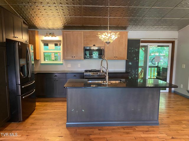 1970 Michael Drive, Johnson City, TN 37604