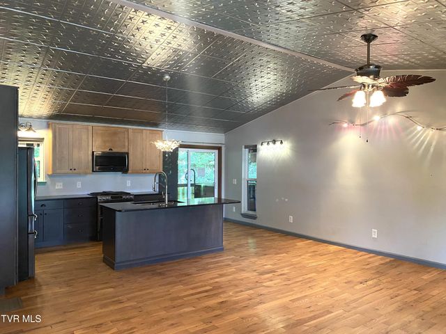1970 Michael Drive, Johnson City, TN 37604