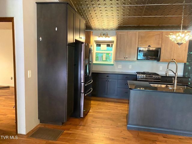 1970 Michael Drive, Johnson City, TN 37604
