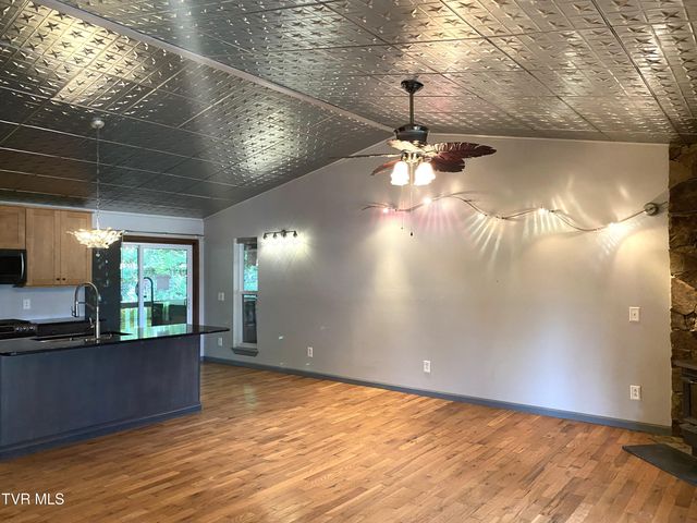 1970 Michael Drive, Johnson City, TN 37604