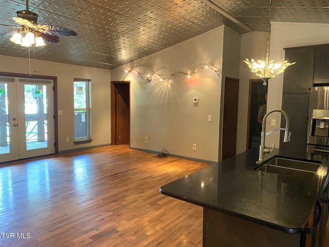 1970 Michael Drive, Johnson City, TN 37604