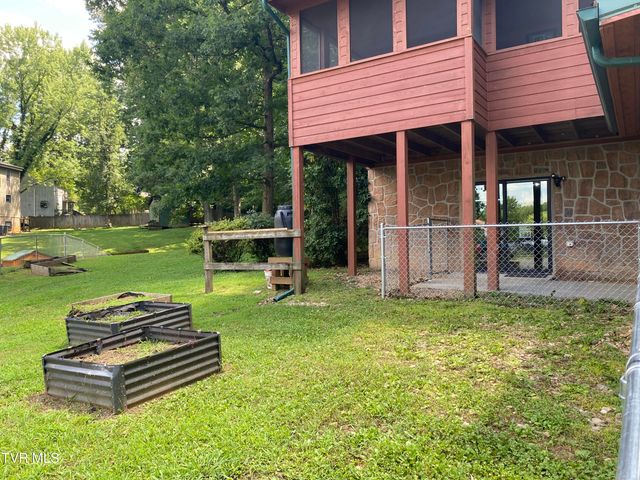 1970 Michael Drive, Johnson City, TN 37604