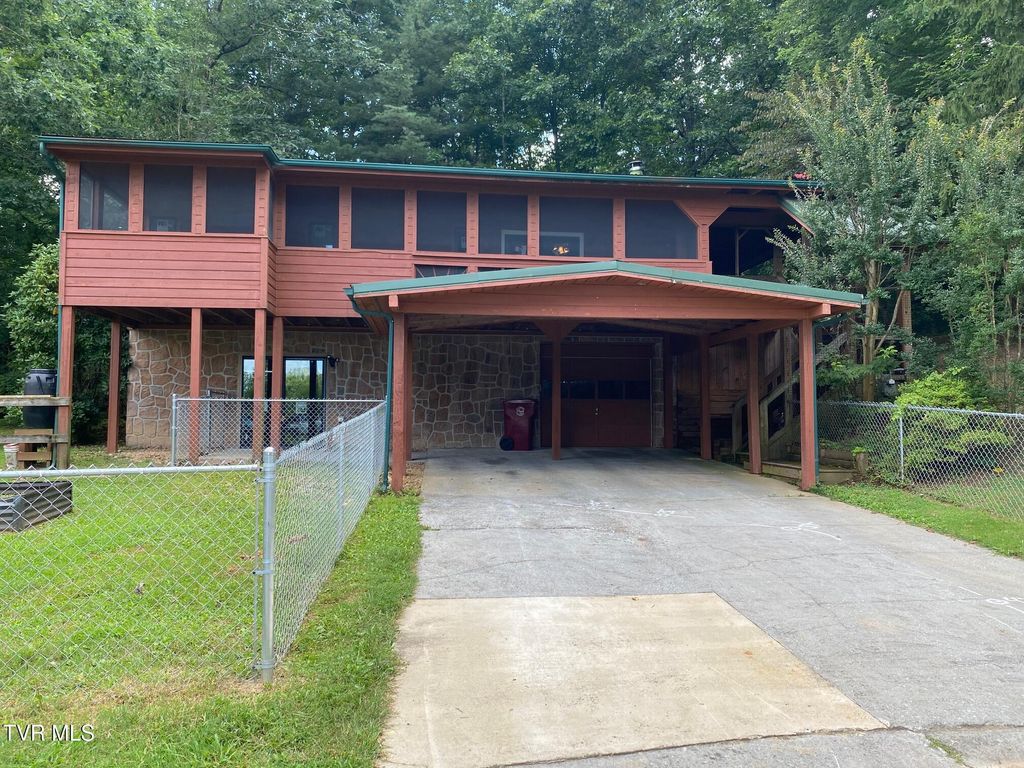1970 Michael Drive, Johnson City, TN 37604