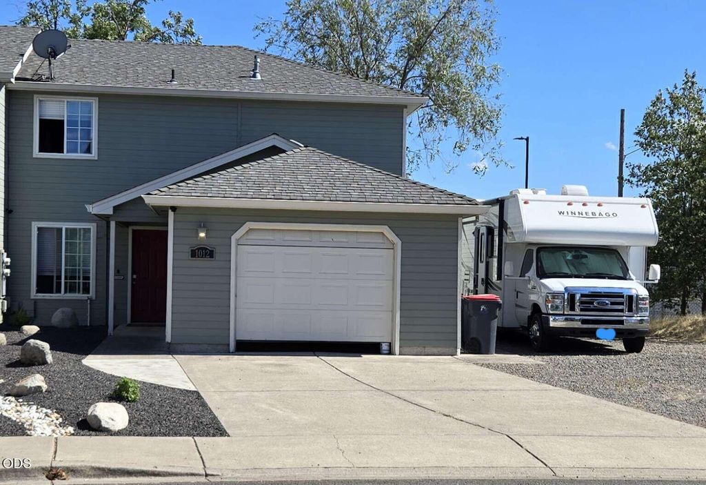 1012 Sunrise Way, Central Point, OR 97502