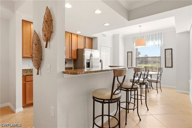 9844 Venezia CIR 714, Naples, FL 34113