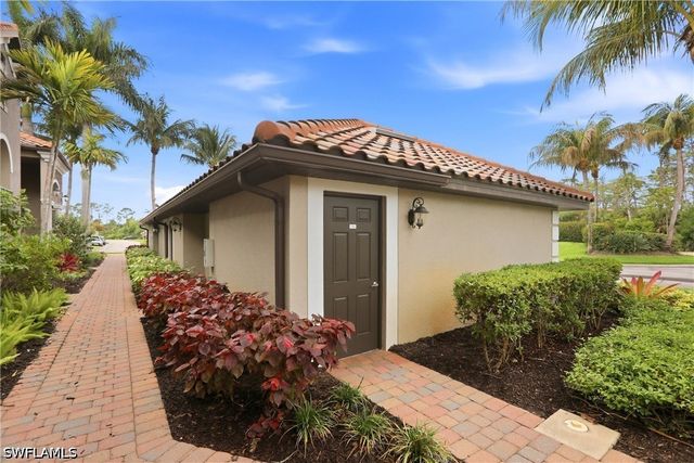 9844 Venezia CIR 714, Naples, FL 34113