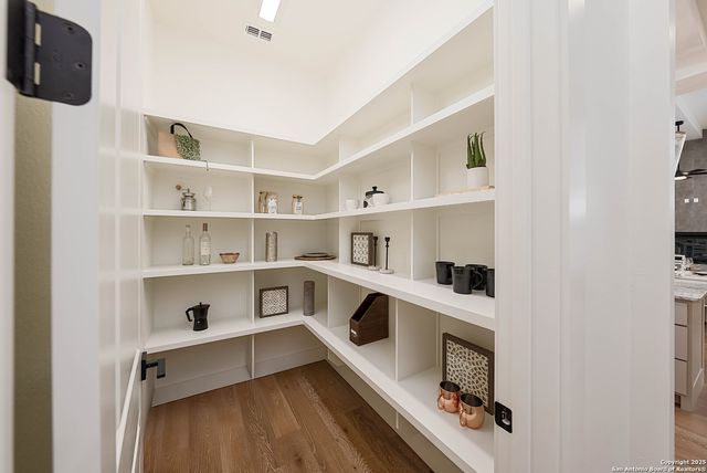 24351 Tres Arroyos, San Antonio, TX 78255