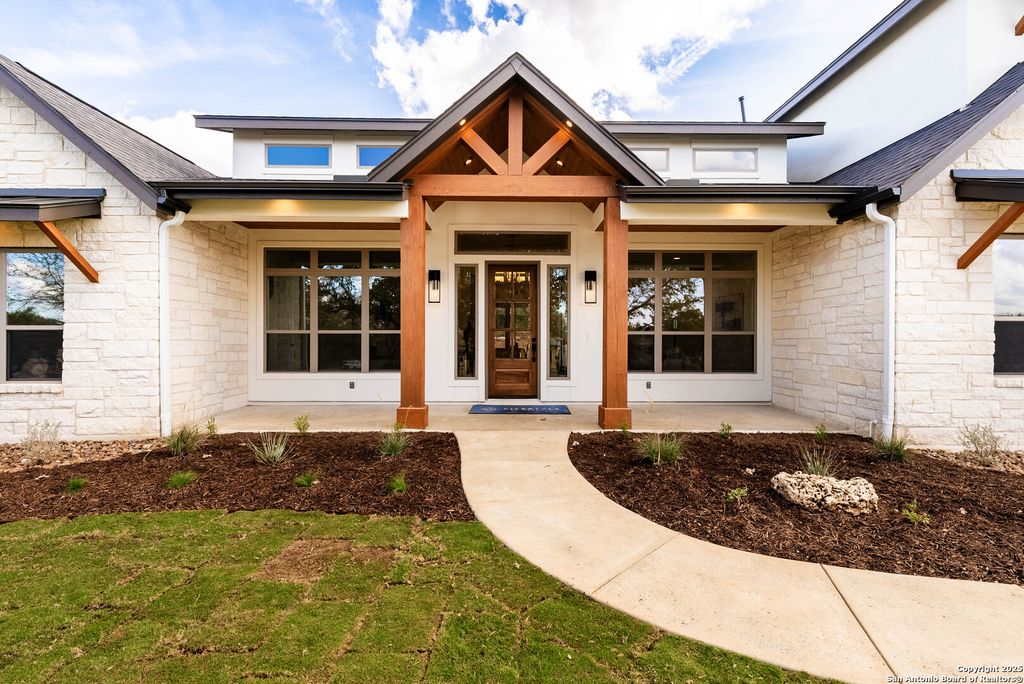 24351 Tres Arroyos, San Antonio, TX 78255