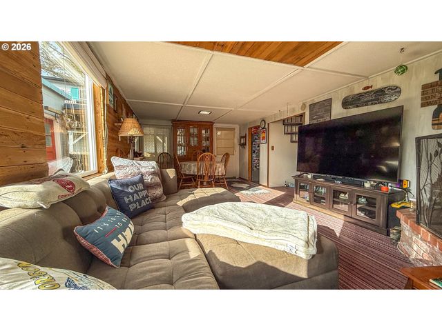 35390 RUEPPEL Ave, Pacific City, OR 97135