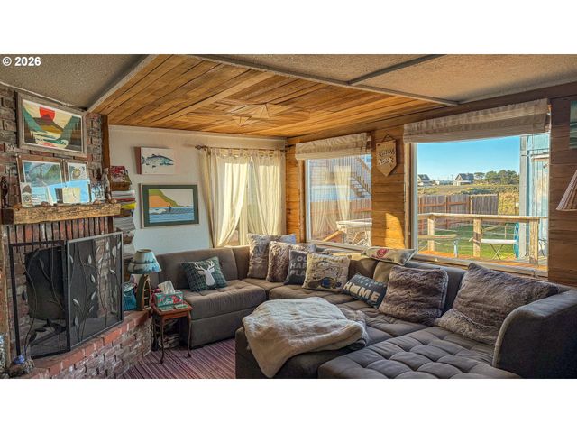 35390 RUEPPEL Ave, Pacific City, OR 97135