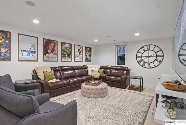 16626 Jones Street, Omaha, NE 68118