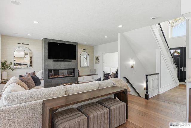 16626 Jones Street, Omaha, NE 68118