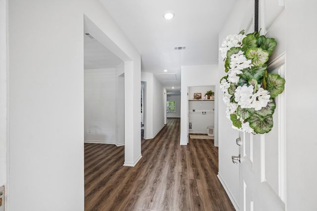 11818 Beverly Drive, Houston, TX 77065