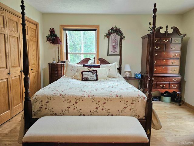 9157 Co Rd 513 Road, Rapid River, MI 49878