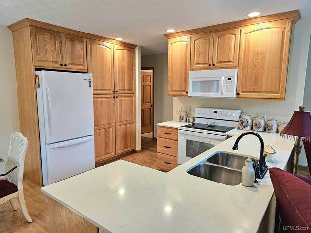 9157 Co Rd 513 Road, Rapid River, MI 49878