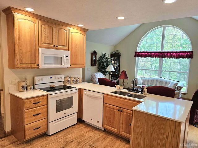 9157 Co Rd 513 Road, Rapid River, MI 49878