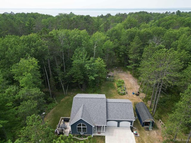 9157 Co Rd 513 Road, Rapid River, MI 49878