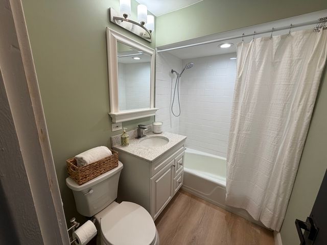 423 S Center Street, Bensenville, IL 60106