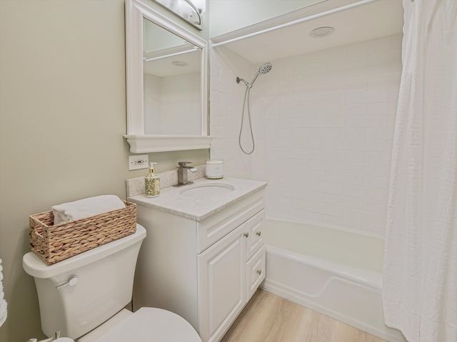 423 S Center Street, Bensenville, IL 60106