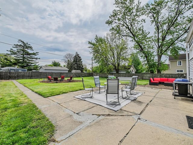 423 S Center Street, Bensenville, IL 60106