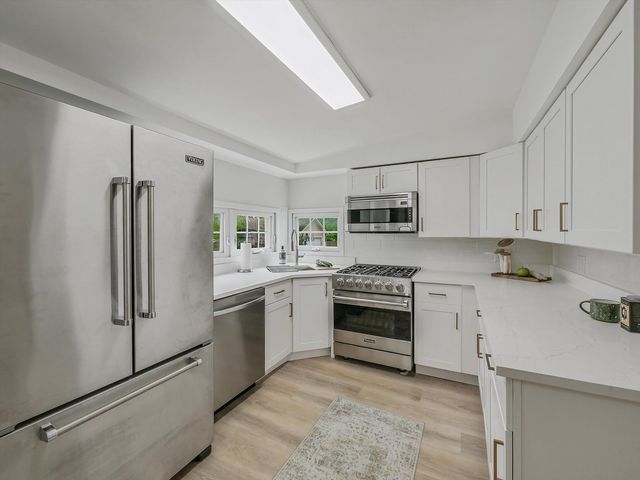 423 S Center Street, Bensenville, IL 60106