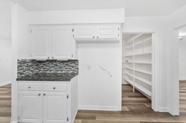 5127 W Bellfort Avenue, Houston, TX 77035