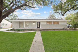 5127 W Bellfort Avenue, Houston, TX 77035