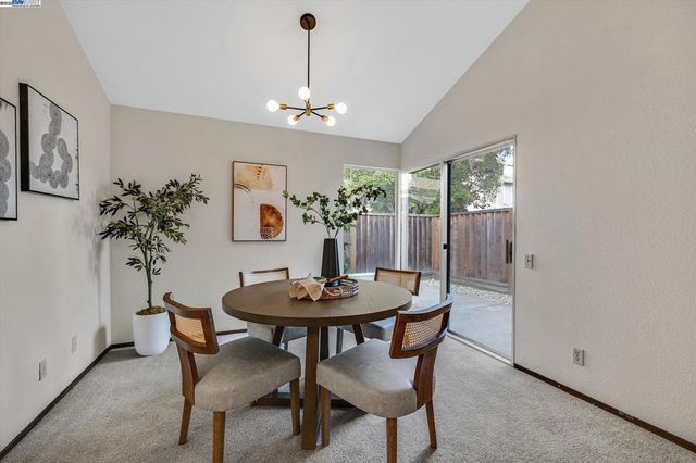 2476 Wimbledon Ln, San Leandro, CA 94577