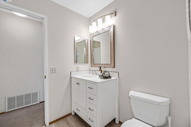 2476 Wimbledon Ln, San Leandro, CA 94577