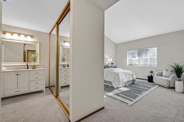 2476 Wimbledon Ln, San Leandro, CA 94577