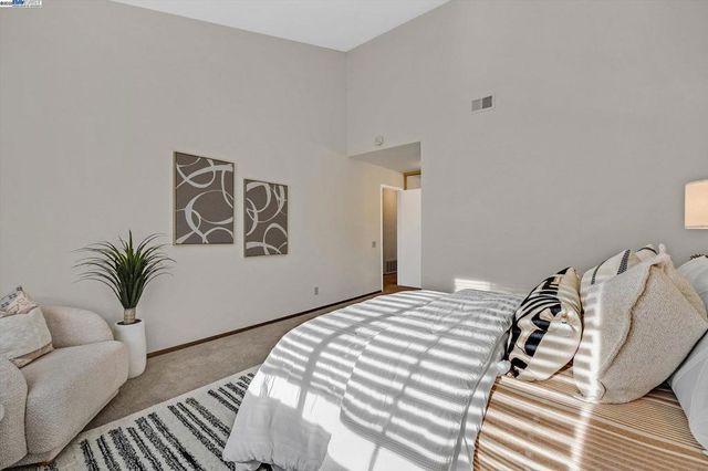 2476 Wimbledon Ln, San Leandro, CA 94577