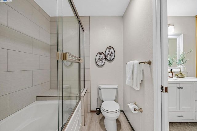 2476 Wimbledon Ln, San Leandro, CA 94577