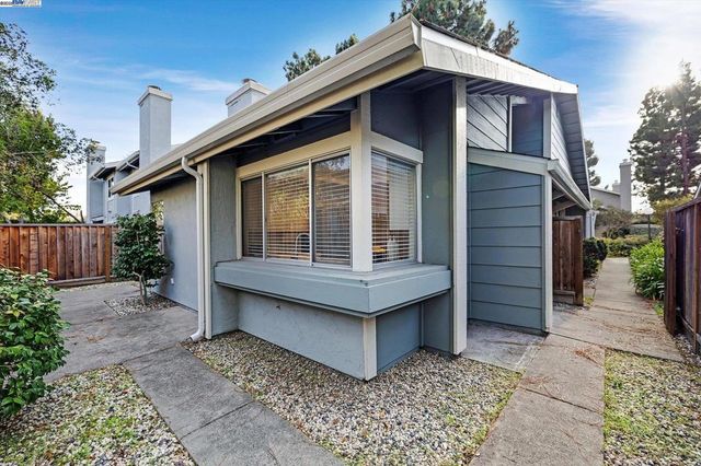 2476 Wimbledon Ln, San Leandro, CA 94577