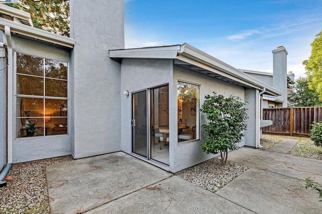 2476 Wimbledon Ln, San Leandro, CA 94577