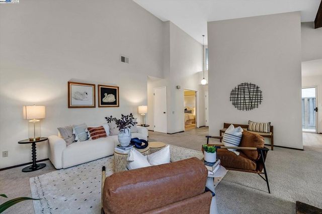 2476 Wimbledon Ln, San Leandro, CA 94577