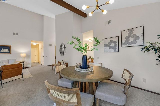 2476 Wimbledon Ln, San Leandro, CA 94577