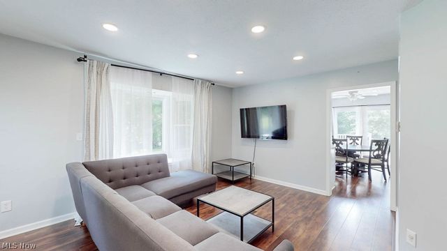 2786 Silverdale Drive, Norton, OH 44203