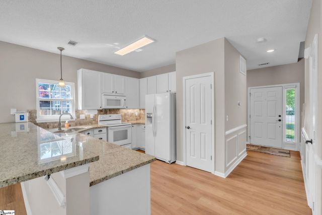 10 Hessell Court, Greer, SC 29650