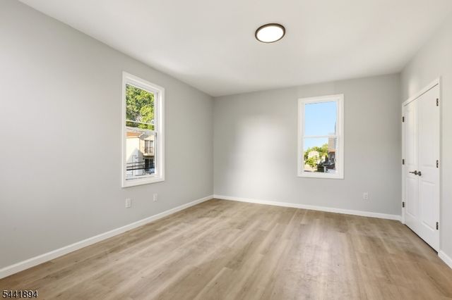 44 Fabyan Pl, Newark City, NJ 07108