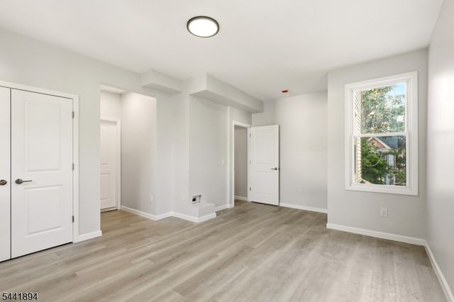44 Fabyan Pl, Newark City, NJ 07108