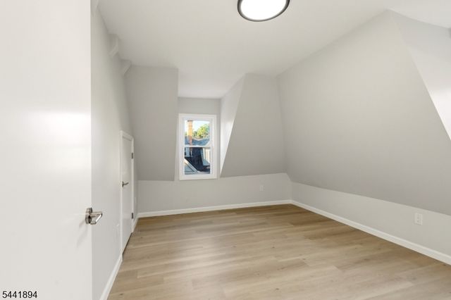 44 Fabyan Pl, Newark City, NJ 07108