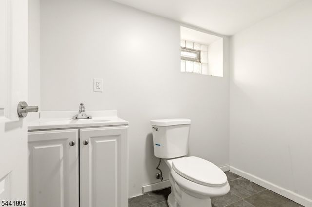 44 Fabyan Pl, Newark City, NJ 07108