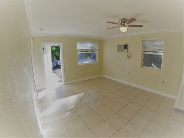 1300 28TH AVENUE N 2, St Petersburg, FL 33704
