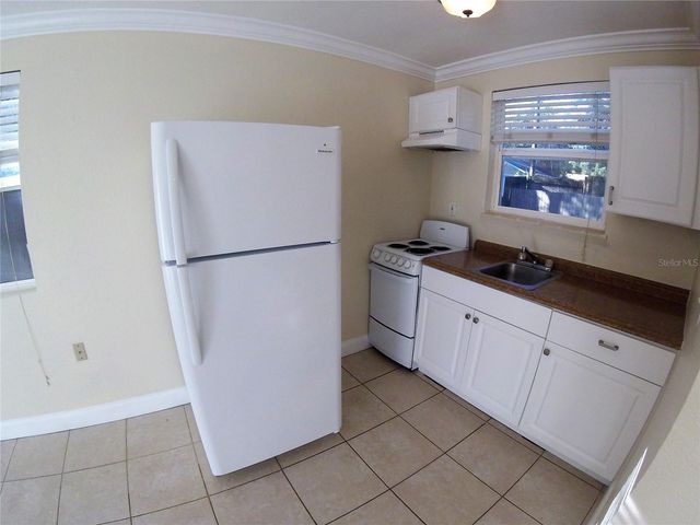 1300 28TH AVENUE N 2, St Petersburg, FL 33704