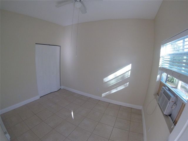 1300 28TH AVENUE N 2, St Petersburg, FL 33704
