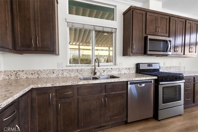 7652 Garfield Avenue 33, Huntington Beach, CA 92648