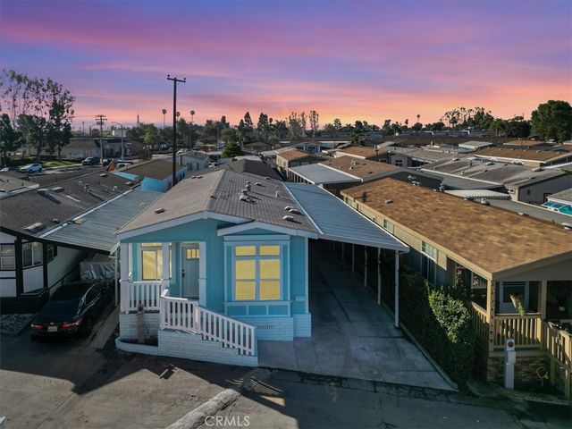 7652 Garfield Avenue 33, Huntington Beach, CA 92648